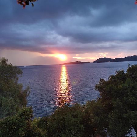 Korakias Seaview Villa Yénion Eksteriør bilde