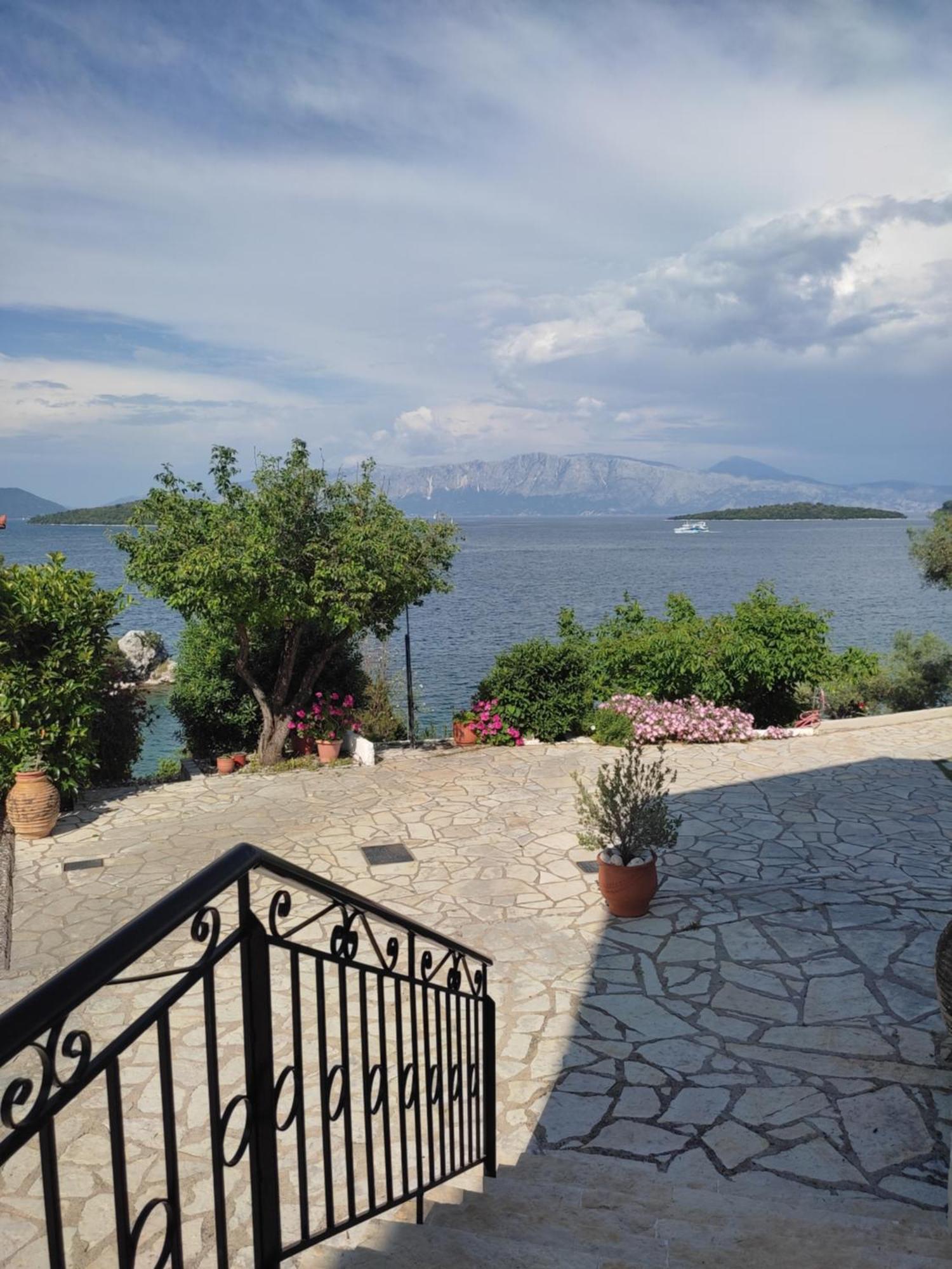 Korakias Seaview Villa Yénion Eksteriør bilde